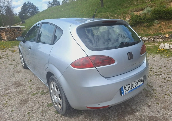 Seat Leon cena 10900 przebieg: 252000, rok produkcji 2007 z Krzeszowice małe 67